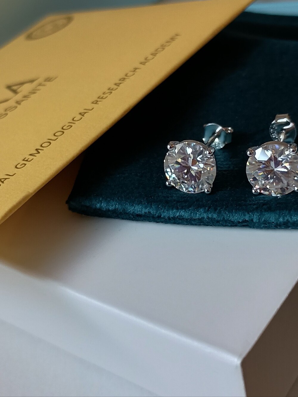 4CT Moissanite Prong Studs Earrings Real 925 Silver 18k G/P GRA Certificate - Picture 6 of 7